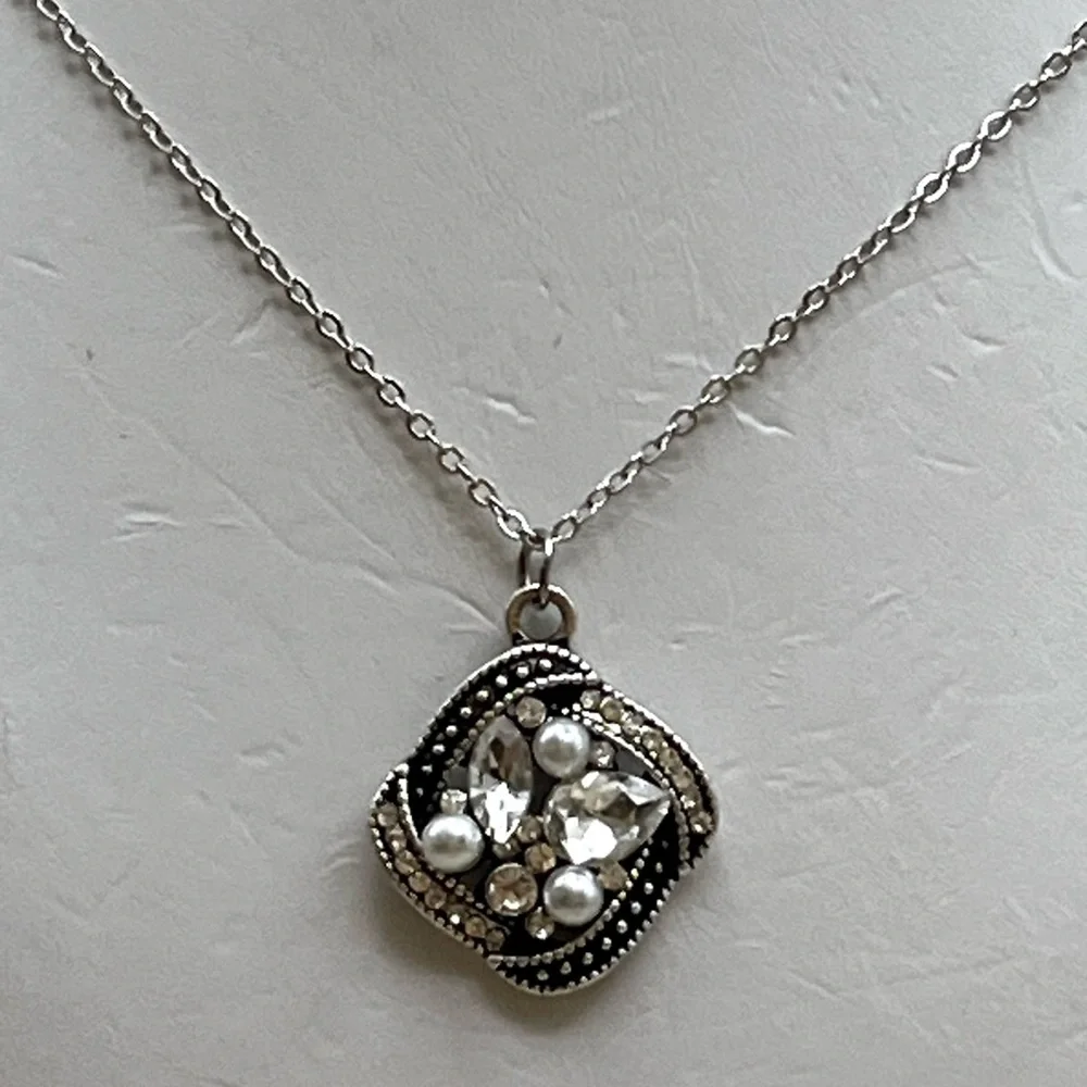 Ornate Silver and Black Vintage-Inspired Necklace - Picture 1 of 5